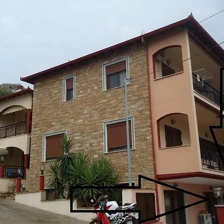 Petrino Apartman Szárti